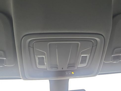 Used 2020 GMC Sierra 3500 4x4 Crew Cab w/ Gooseneck/5TH Wheel Package image 17