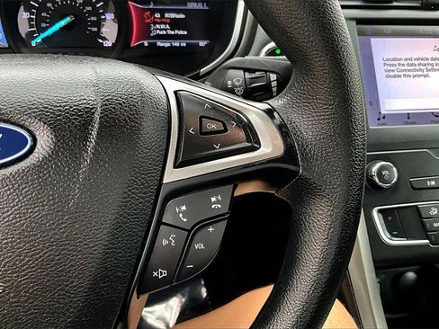 Certified 2019 Ford Fusion SE image 18