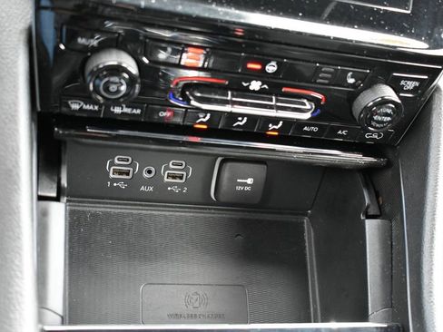 Used 2024 Jeep Grand Cherokee Altitude image 23