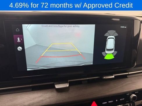 Used 2024 Kia Carnival EX image 23