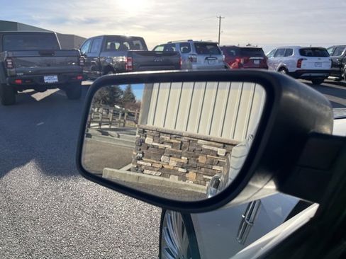 Used 2013 Lincoln MKS image 24