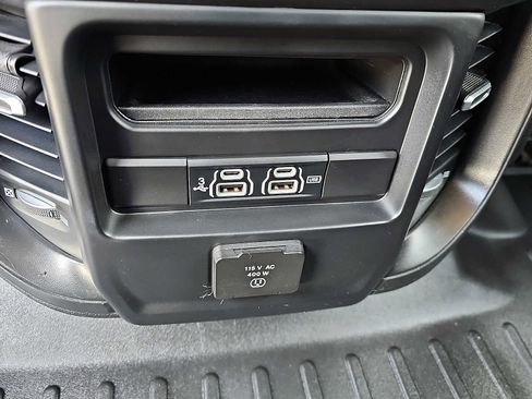 Used 2019 RAM 1500 Big Horn image 11