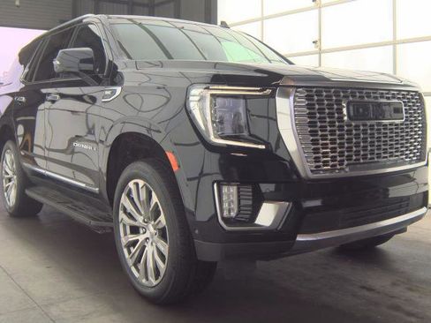 Used 2023 GMC Yukon Denali w/ Advanced Technology Package AWD/4WD image 2