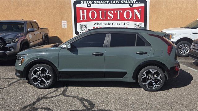 Used 2023 Kia Niro EX Touring FWD image 1