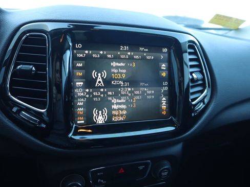 Used 2018 Jeep Compass Limited w/ Navigation Group image 20