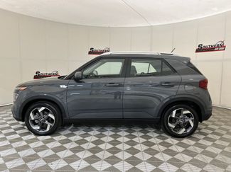 New 2026 Hyundai Venue SEL video 2