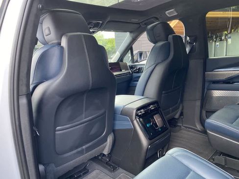 Certified 2025 Cadillac Escalade IQ Luxury 2 AWD/4WD image 16