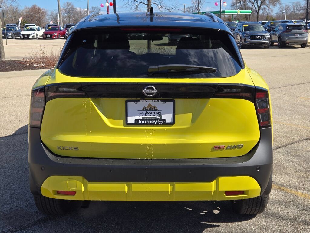 Used 2026 Nissan Kicks SR w/ SR Premium Package AWD/4WD image 12