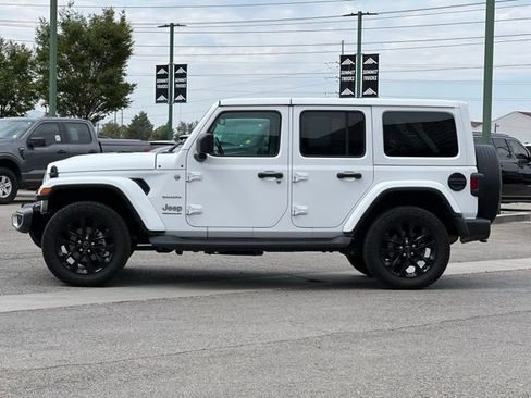 Used 2023 Jeep Wrangler Unlimited Sahara w/ Cold Weather Group AWD/4WD image 5