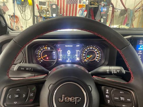 Certified 2024 Jeep Gladiator Rubicon w/ Safety Group AWD/4WD image 21