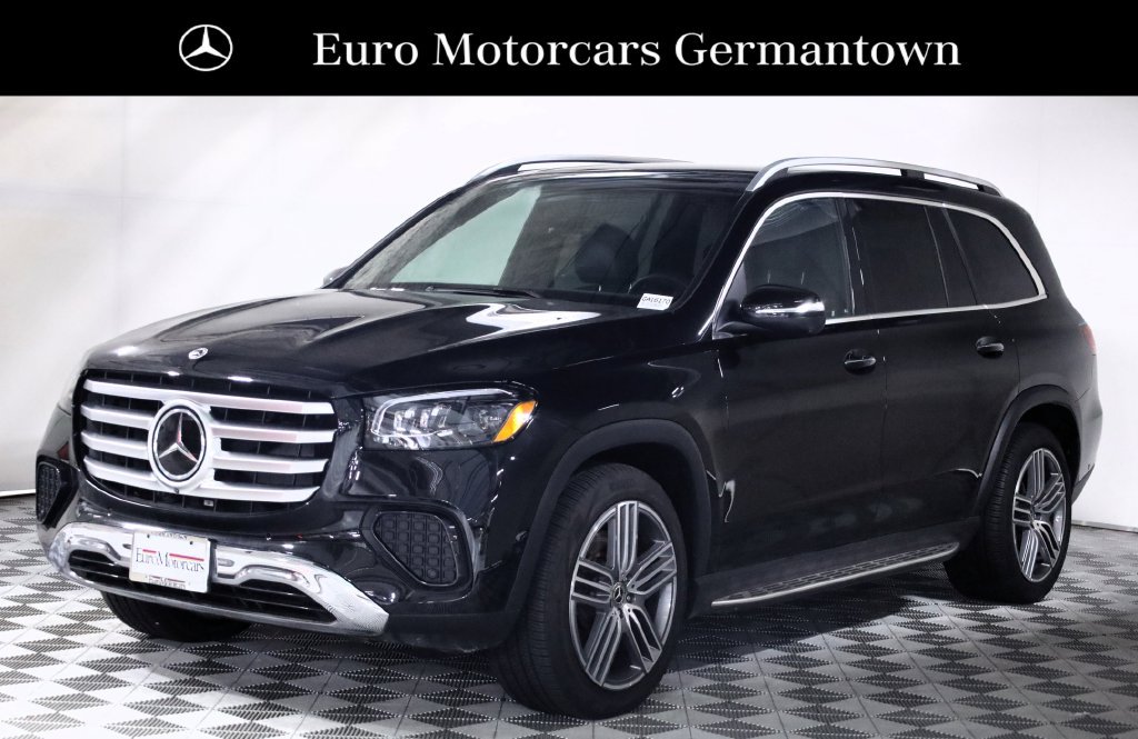Used 2025 Mercedes-Benz GLS 450 4MATIC image 3