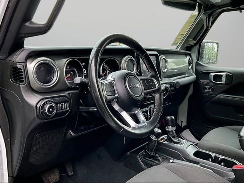 Certified 2022 Jeep Wrangler Unlimited Sahara w/ Cold Weather Group AWD/4WD image 19
