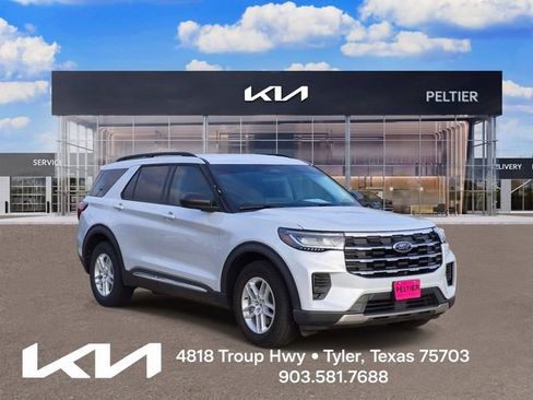 Used 2025 Ford Explorer Active RWD image 1