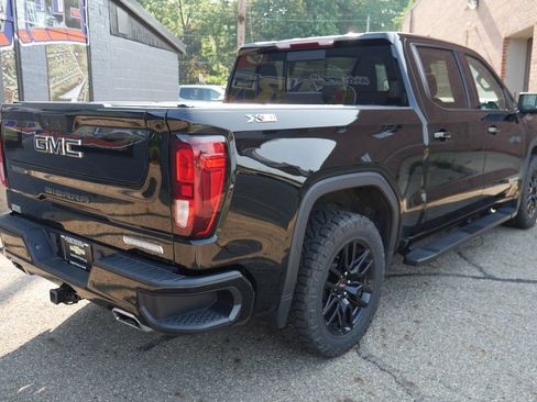 Used 2022 GMC Sierra 1500 Elevation w/ Elevation Premium Package AWD/4WD image 6