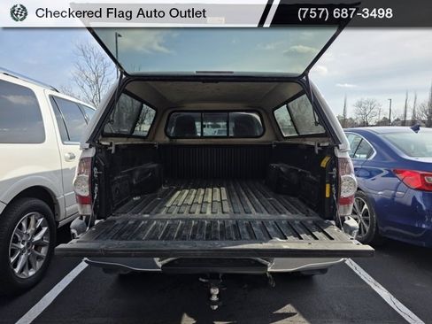 Used 2014 Toyota Tacoma PreRunner w/ SR5 Package image 7