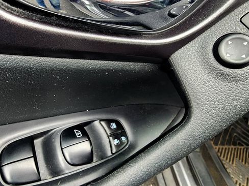 Used 2016 Nissan Rogue S image 15