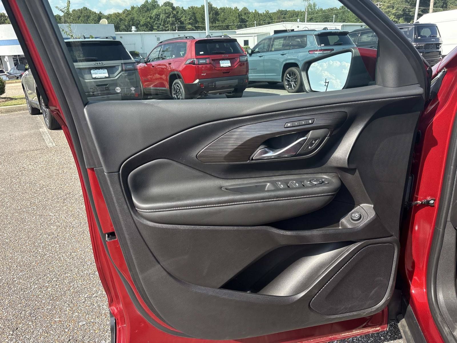 Used 2024 GMC Terrain SLT FWD image 12