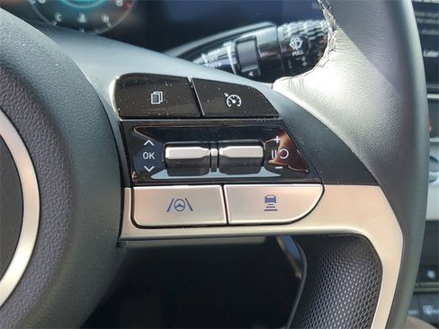 Used 2023 Hyundai Elantra Limited image 25