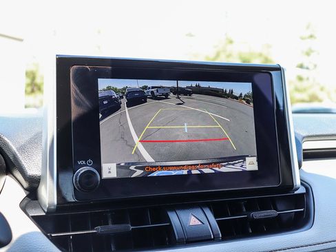 Certified 2025 Toyota RAV4 XLE w/ Convenience Package FWD image 30
