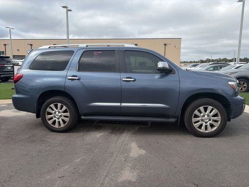 Used 2021 Toyota Sequoia Platinum image 2