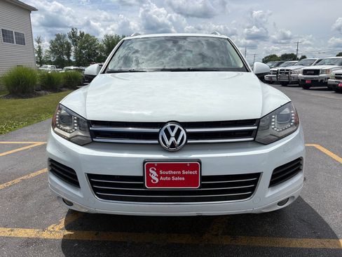 Used 2013 Volkswagen Touareg Sport AWD/4WD image 3