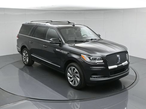 Used 2023 Lincoln Navigator L Reserve AWD/4WD image 42