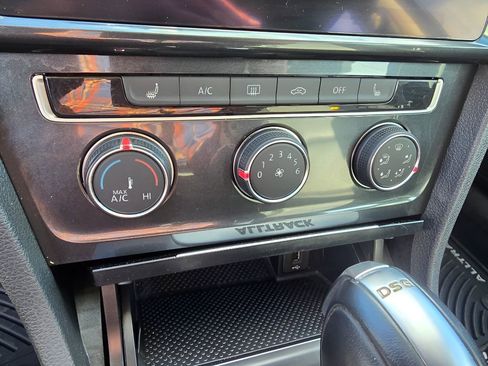 Used 2018 Volkswagen Golf Alltrack SE image 20