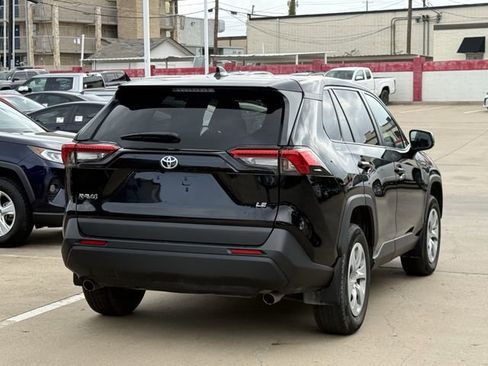 Used 2023 Toyota RAV4 LE FWD image 4
