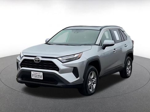 Used 2025 Toyota RAV4 XLE image 7