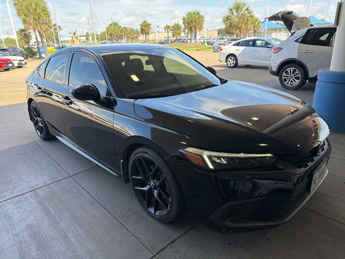 Used 2023 Honda Civic Sport image 1