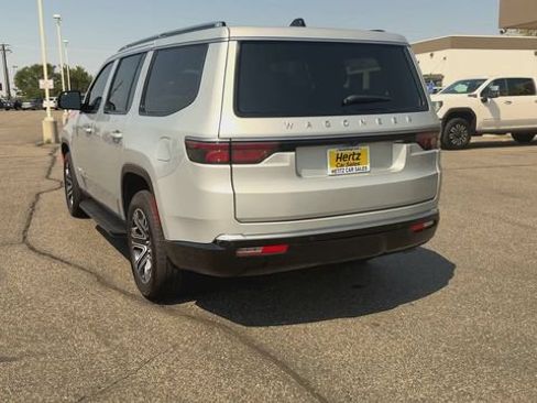 Used 2025 Jeep Wagoneer 4WD image 7