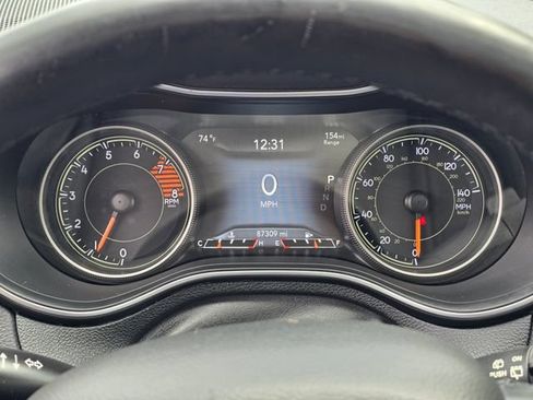 Used 2019 Jeep Cherokee Limited AWD/4WD image 17
