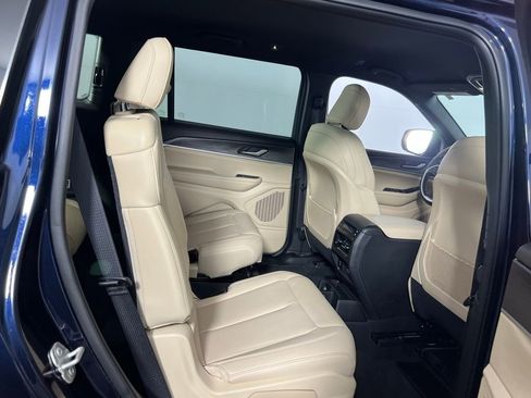 Used 2023 Jeep Grand Cherokee L Limited image 32