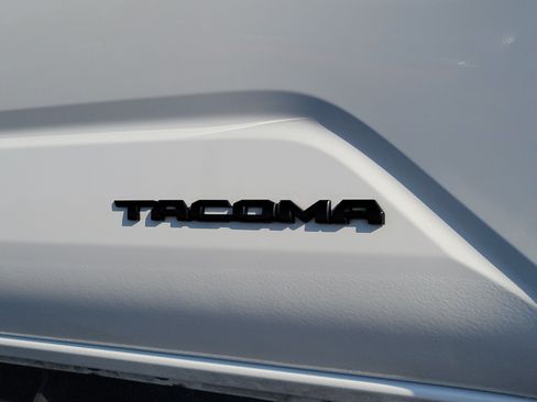 Used 2025 Toyota Tacoma TRD Sport AWD/4WD image 6