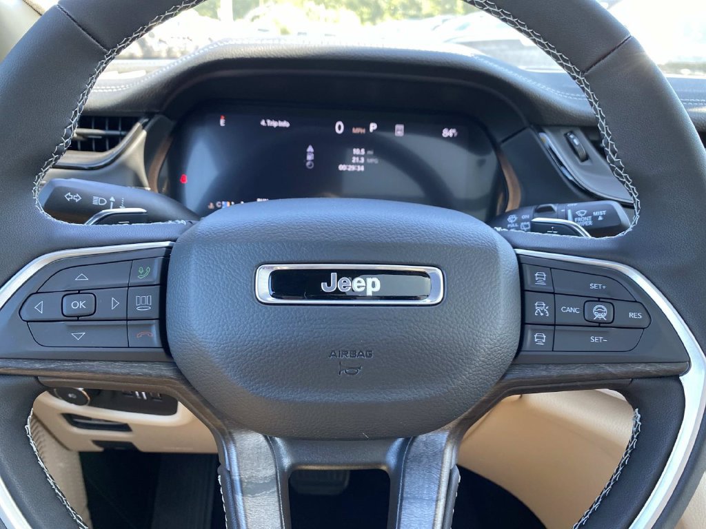 New 2027 Jeep Grand Cherokee Limited AWD/4WD image 14