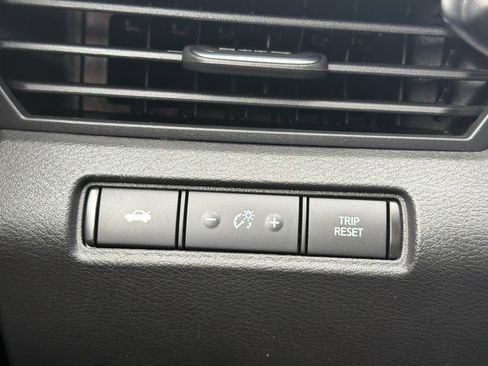 Used 2024 Nissan Altima 2.5 SV FWD image 31