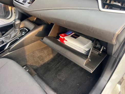 Used 2019 Toyota Corolla SE FWD image 20