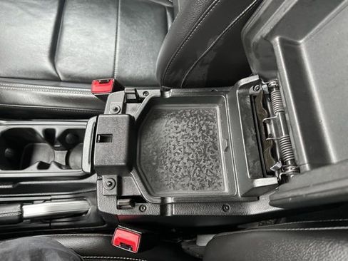 Used 2018 Jeep Wrangler Unlimited Sahara image 27