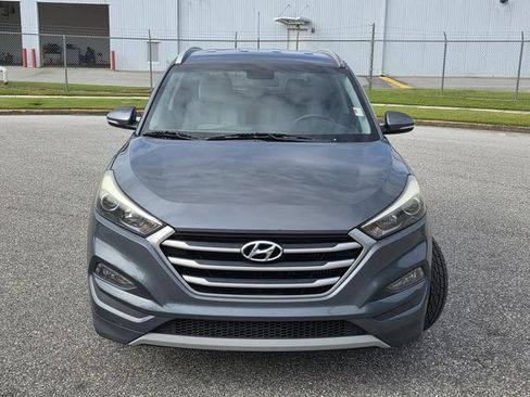 Used 2017 Hyundai Tucson Sport FWD image 2