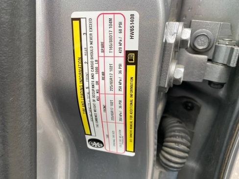 Used 2017 Jeep Cherokee Sport AWD/4WD image 19