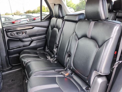 Certified 2025 Honda Pilot Touring image 17