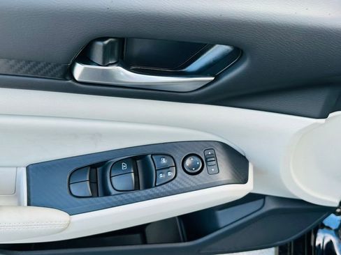 New 2025 Nissan Altima 2.5 SV image 15