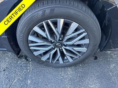 Used 2024 Nissan Altima 2.5 SV AWD/4WD image 25