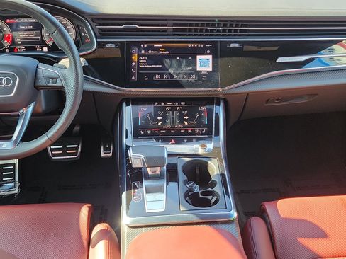 Used 2024 Audi SQ8 Premium Plus image 15