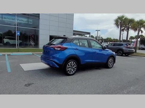 Used 2023 Nissan Kicks SV image 34