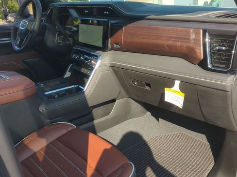 New 2025 GMC Sierra 3500 Denali Ultimate image 30