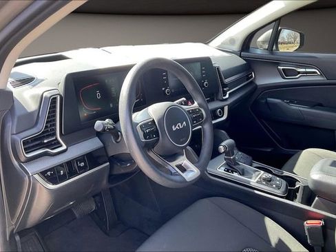 Used 2024 Kia Sportage LX image 12