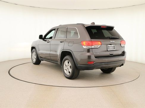 Used 2017 Jeep Grand Cherokee Laredo w/ Quick Order Package 23E image 4