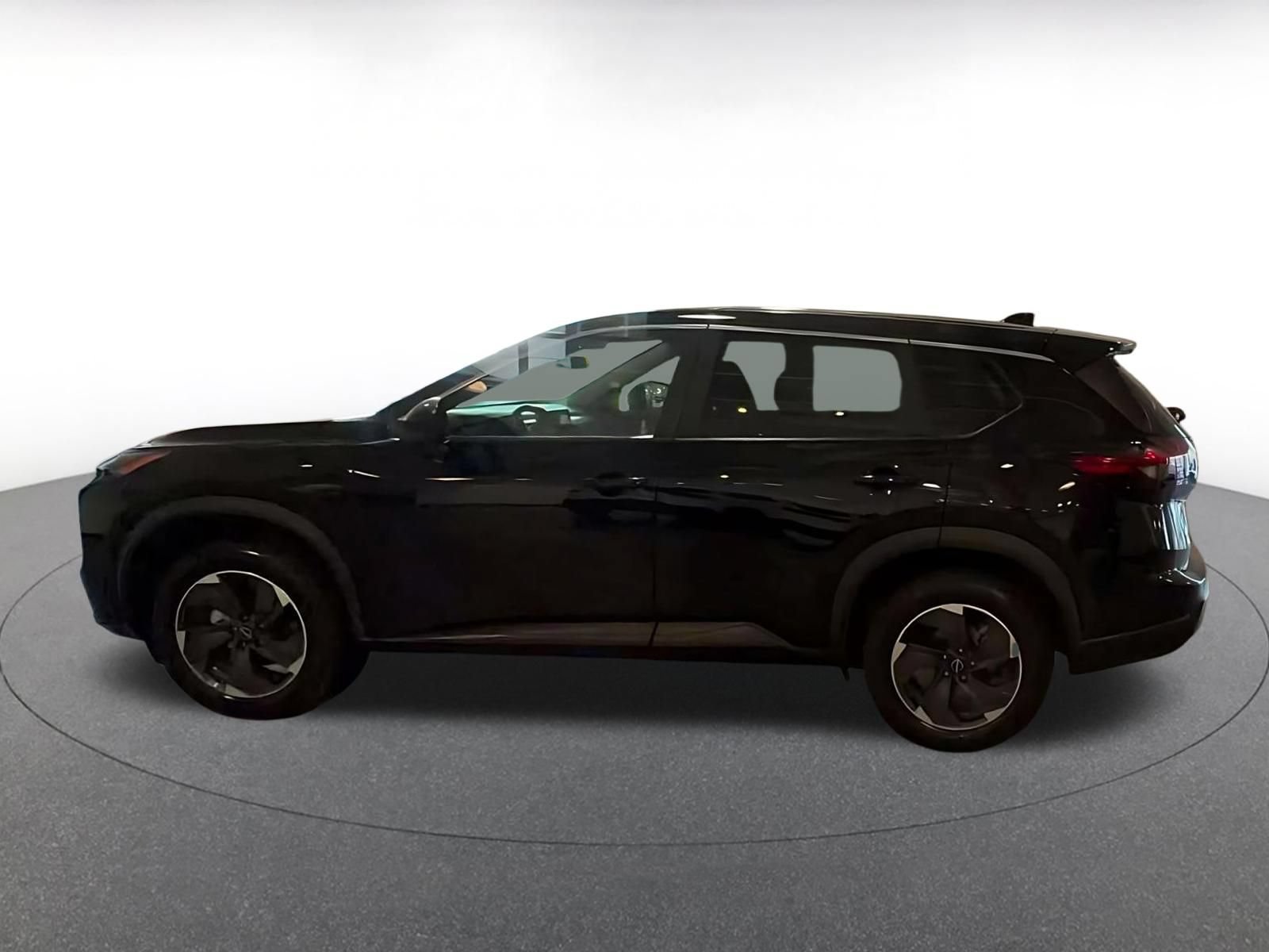 Used 2025 Nissan Rogue SV FWD image 8