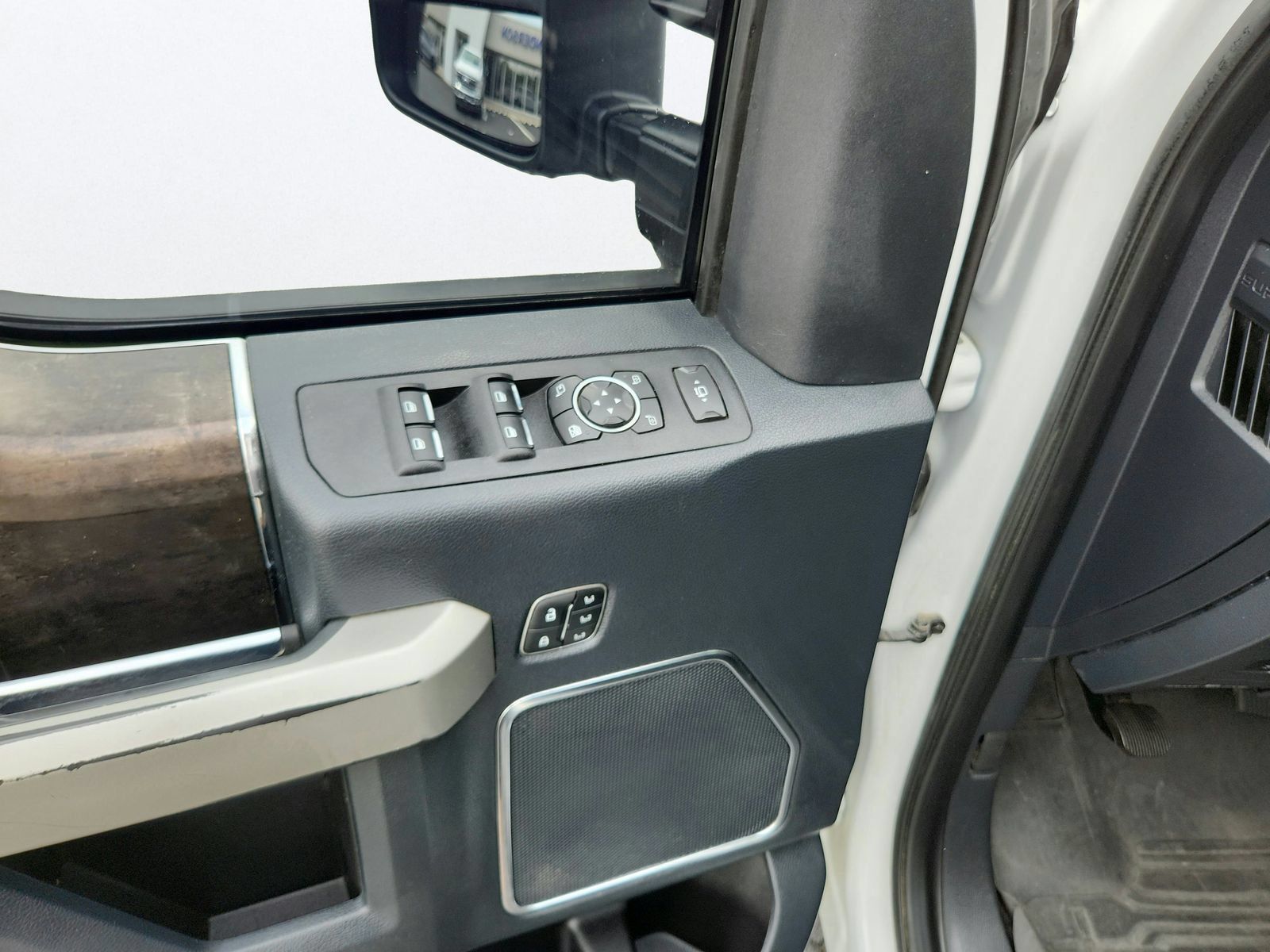 Used 2022 Ford F250 Lariat w/ Lariat Ultimate Package AWD/4WD image 23